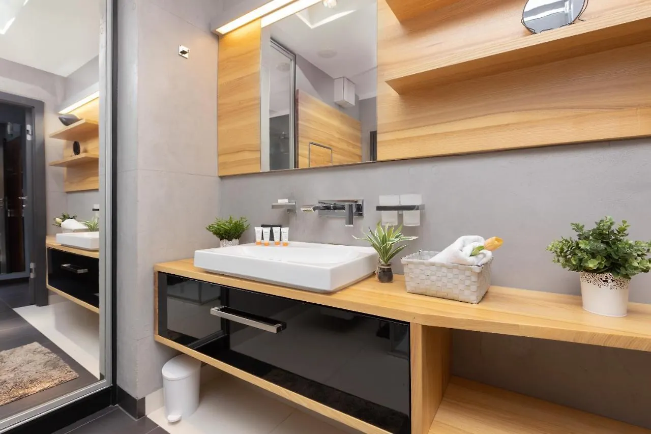 Warsaw Srodmiescie Riverside Three-Bedroom Apartment By Renters 0*,